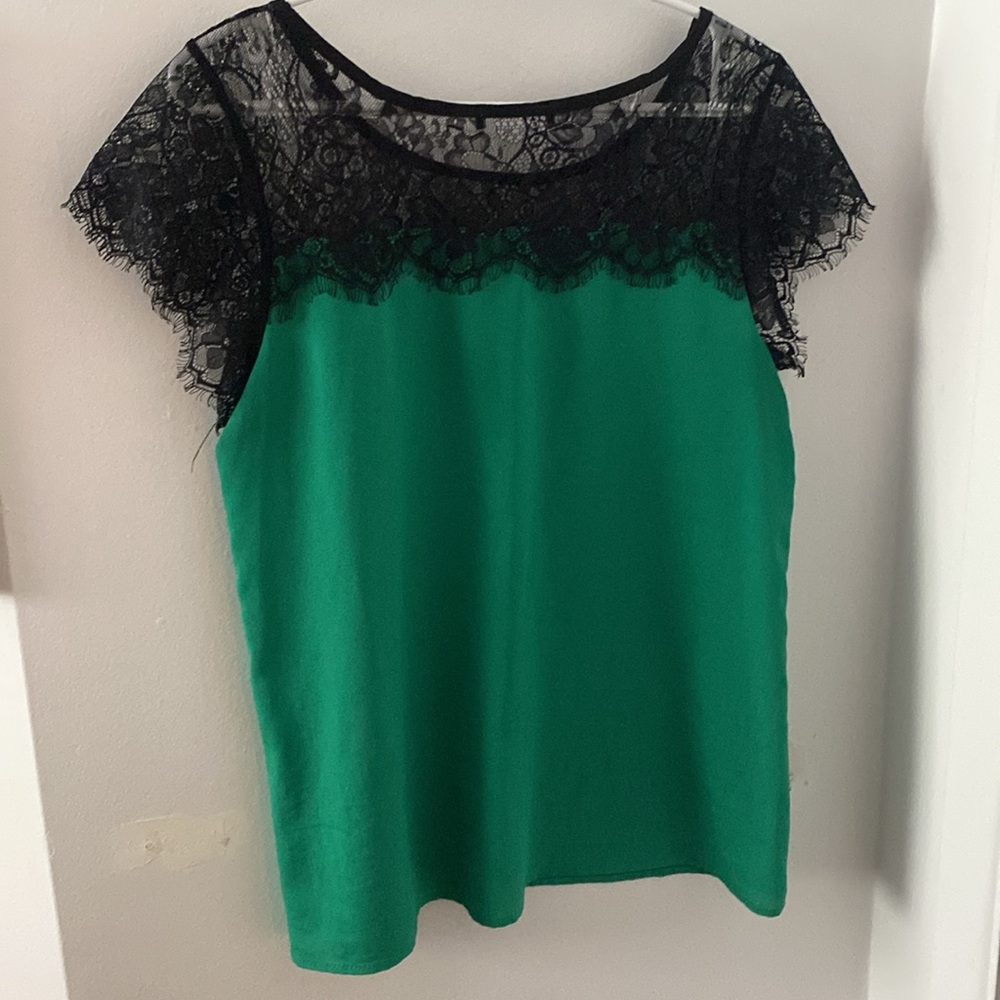 Green top - Picture 2 of 2